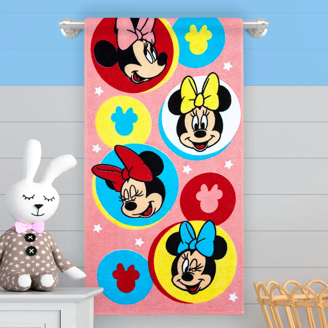 Toalla Infantil 320 Gramos Minnie Rosado con Encanto