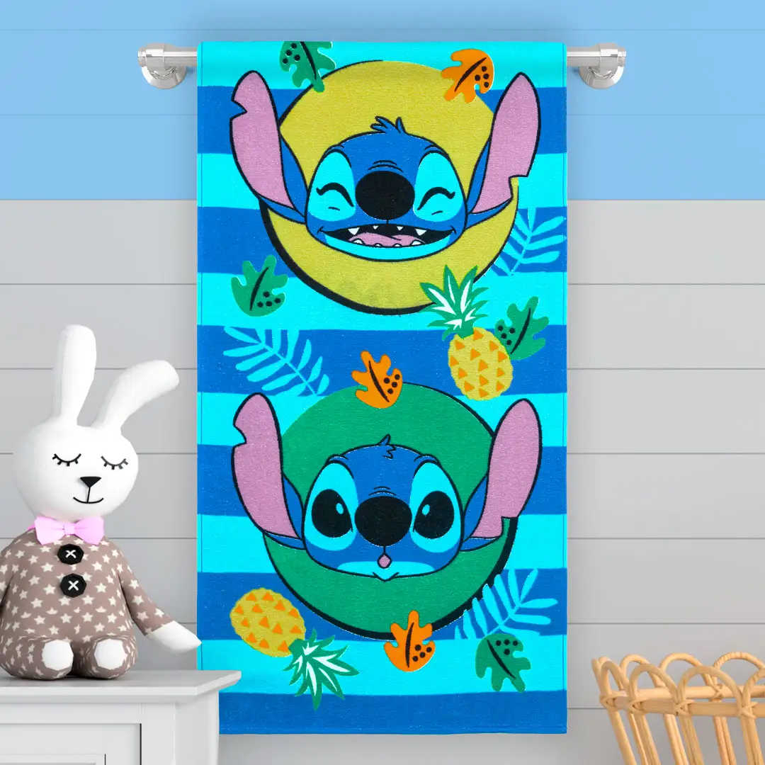 Toalla Infantil 320 Gramos Stitch ¡Splash Piñaloca!
